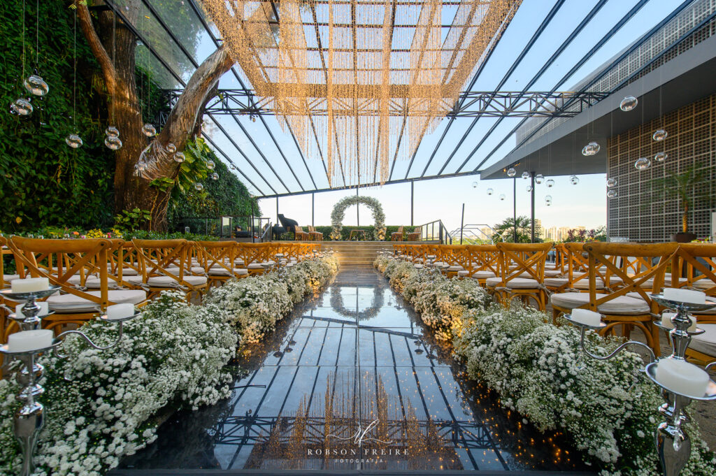 Altar montado no ambiente externo do Exc