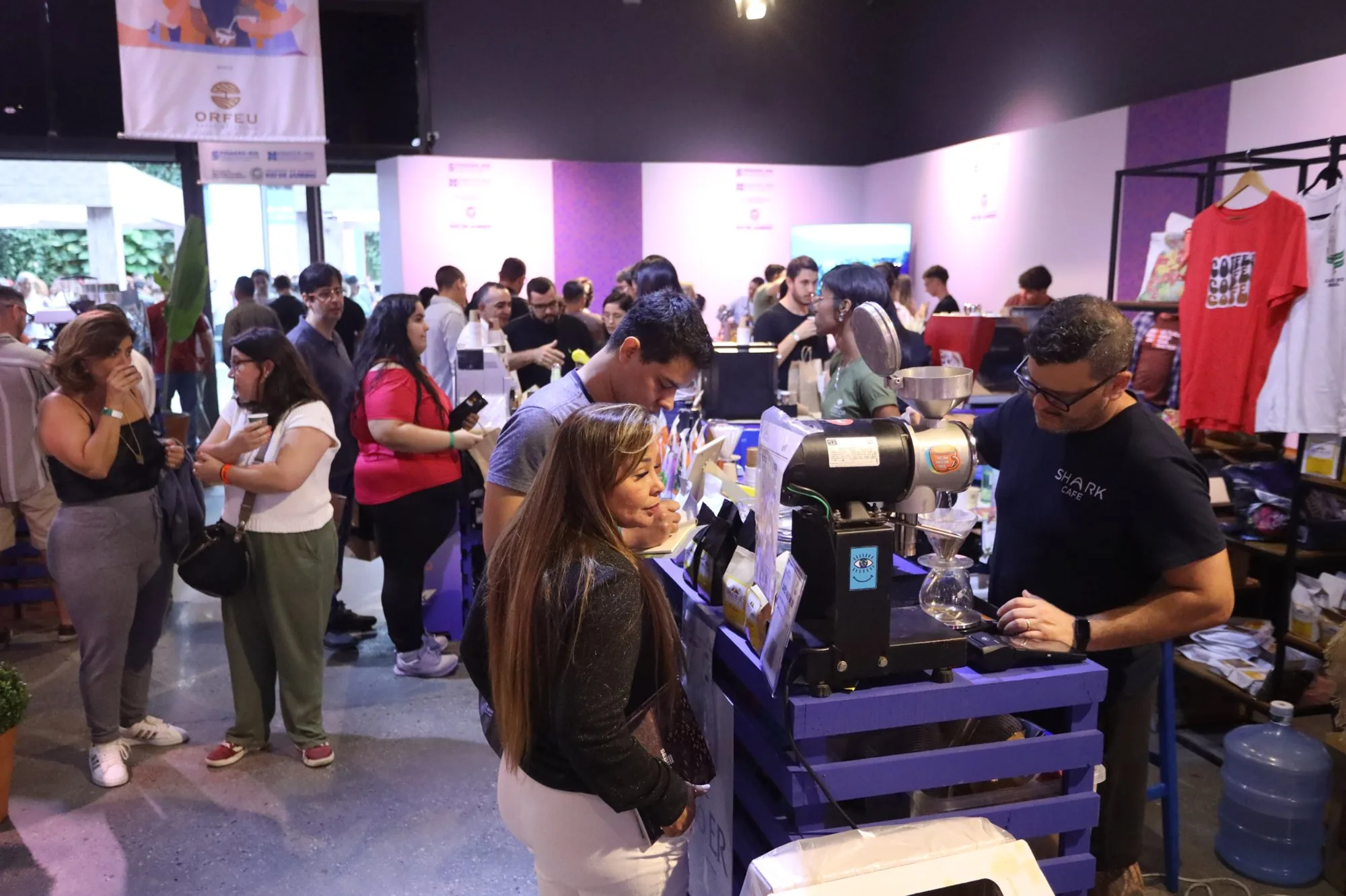 Feira corporativa montada no salão do EXC Rio